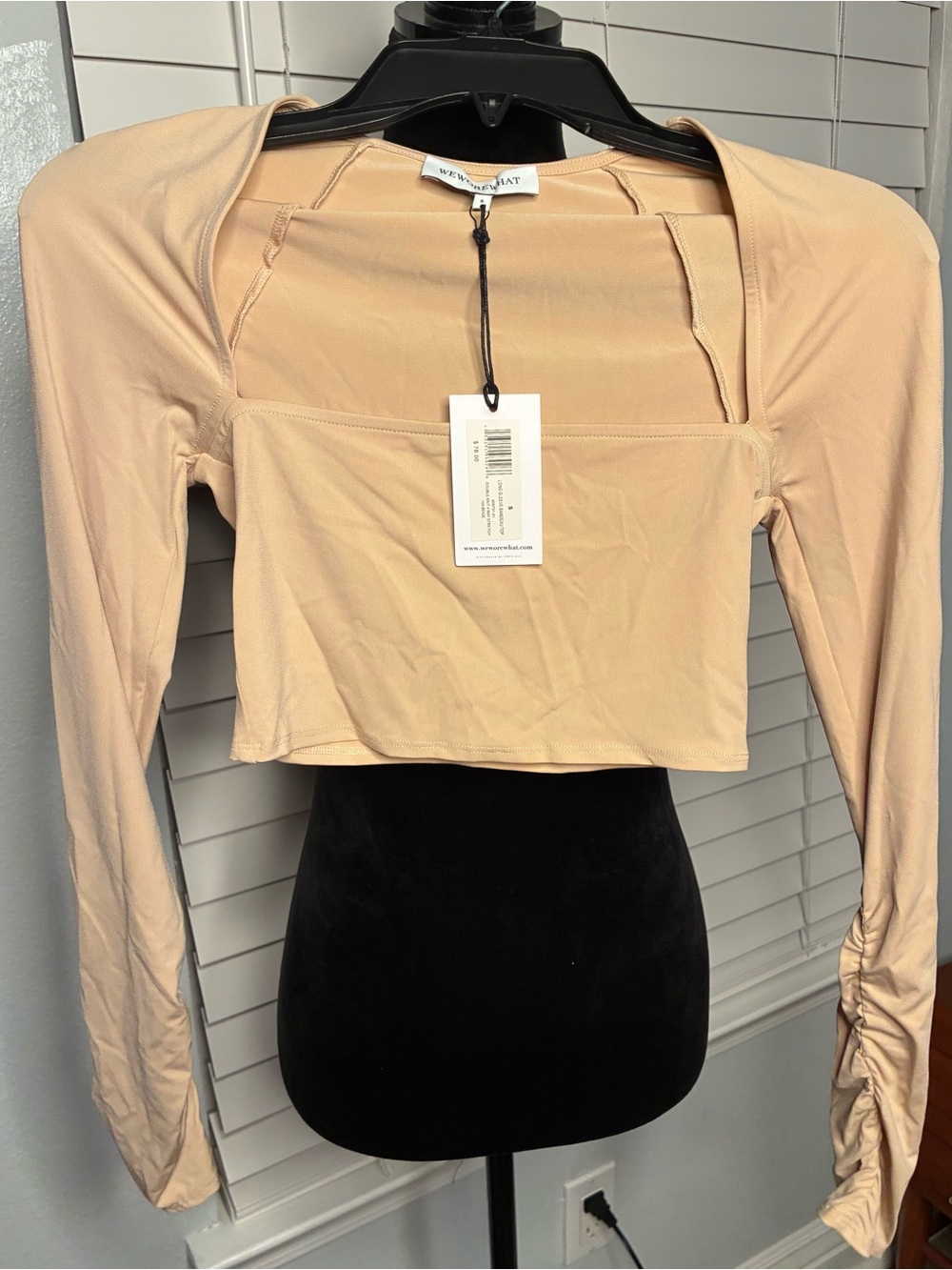 WeWoreWhat Beige Square-Neck Long-Sleeve Crop Top
